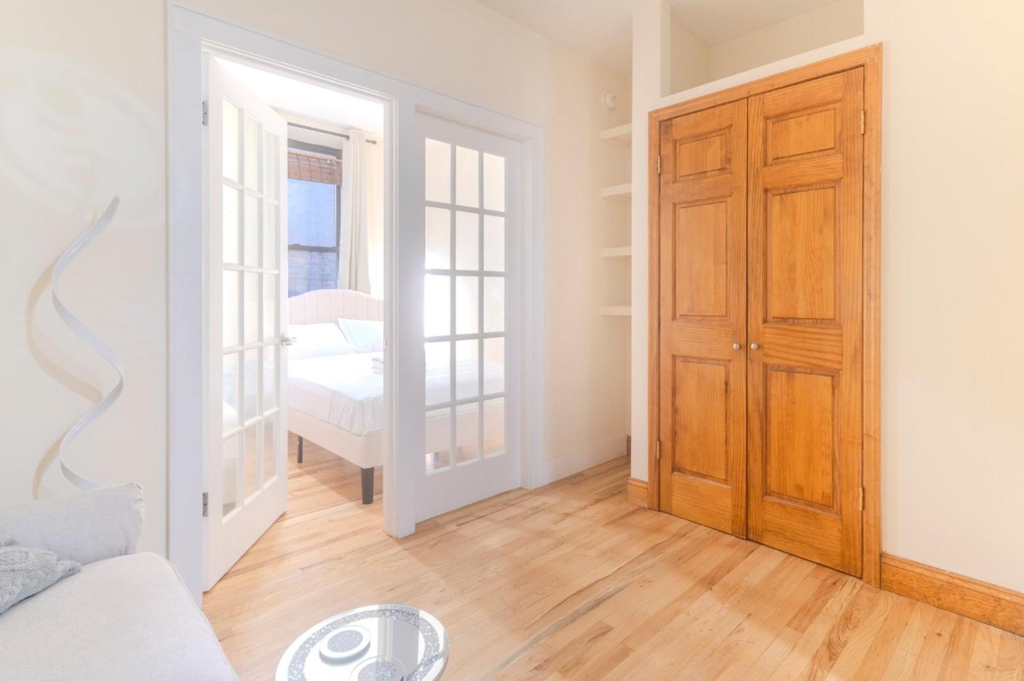 Stay2 Close To Time Square, Park, Columbus Circle, Health Kitchen Apartment
